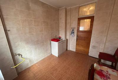 B-dul Ghencea str. Costantin Titel Petrescu nr 3, aproape de parc,metrou - 6