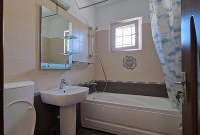 Apartament cu 2 camere semidecomandat, mobilat în Tomis Plus - 9