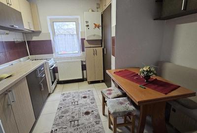 Apartament cu 3 camere decomandat în Micro 16 - 2