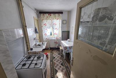 Apartament cu 3 camere semidecomandat în Central - 10