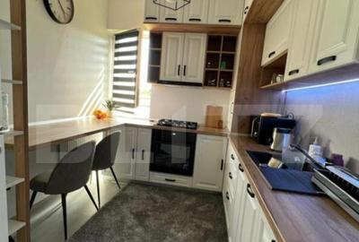 Apartament de vanzare, cu 3 camere, 80 mp, zona Sud