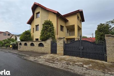 Casă cu 6 camere cu Teren 700 Mp în Vama - 18