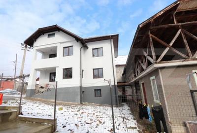 Casă cu 5 camere cu Teren 680 Mp în Central