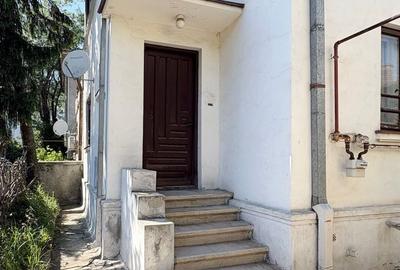 Casă individuală cu 5 camere cu Canalizare în Parcul Carol - 2