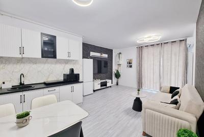 Vedere laterala, pozitie frontala - apartament la 2 pasi de mare. - 4