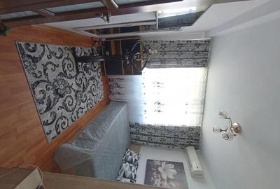 Apartament cu 3 camere decomandat în Titan