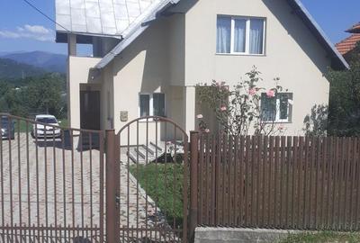 Casă cu 3 camere în Valea Mare - 1