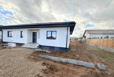 Casa de vanzare in cartierul Izvor, comuna Tarlungeni, l - 12