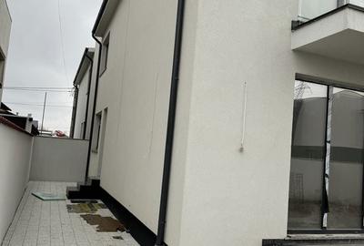 Casă cu 4 camere în Bariera Vâlcii - 3