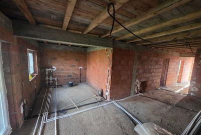 Casă cu 3 camere în Parța - 5