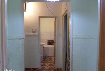 Apartament cu 3 camere decomandat în Cina