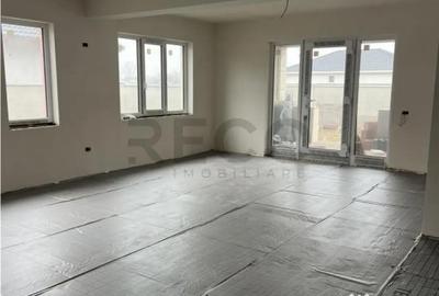 Casă cu 5 camere cu Teren 500 Mp în Sântandrei