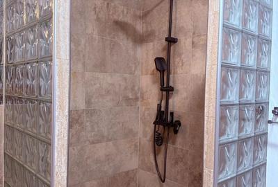 Casă cu 6 camere cu Teren 994 Mp în Zădăreni - 1