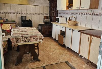 Casă cu 6 camere în Buturugeni - 2