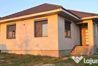 Casă cu 3 camere cu Teren 450 Mp în Nufărul - 1