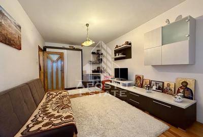Apartament cu 3 camere decomandat, mobilat în Complex Studențesc