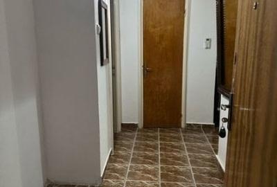 Apartament 3 camere decomandat Piata resita