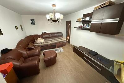 APARTAMENT 3 CAMERE, ETAJ 2, 1 DECEMBRIE - 3