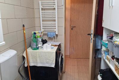 Titan-Policlinica, apartament 3 camere, decomandat, bloc 4 etaje, boxa pe palier - 21