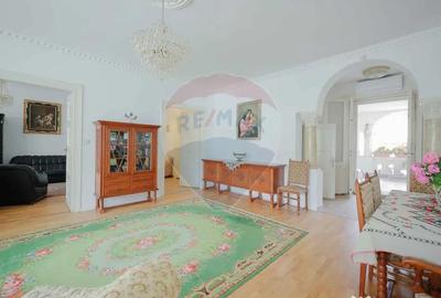 Casă cu 4 camere cu Teren 331 Mp în Central - 4