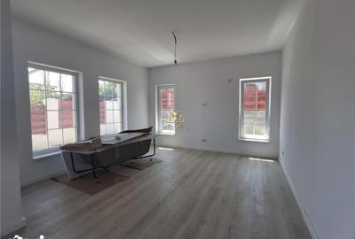 Casă cu 4 camere cu Teren 430 Mp în Miroslava - 3