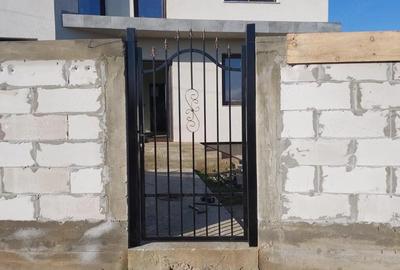 Casă cu Teren 250 Mp în Tuzla - 2