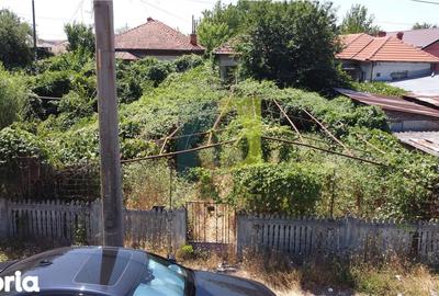 Casă cu 3 camere cu Canalizare în Mofleni - 1