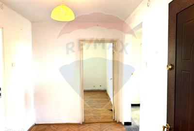 Apartament cu 3 camere decomandat în Cornișa - 5