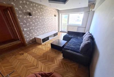 Apartament cu 3 camere decomandat, mobilat în Unirii