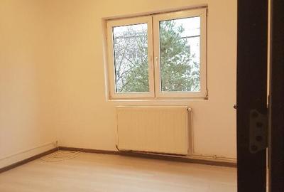 Apartament cu 3 camere semidecomandat în Mioriței - 5