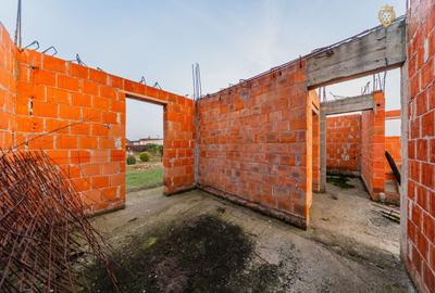 Casă individuală cu 7 camere cu Canalizare în Central - 41