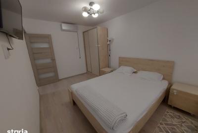 Apartament cu 3 camere decomandat în Micro 4 - 8