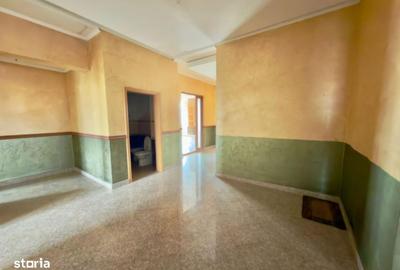 Apartament cu 4 camere în Central