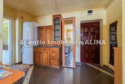 Ap. 2 camere in Deva, zona Iuliu Maniu, suprafata utila 45 mp, semidecomandat, etaj 3