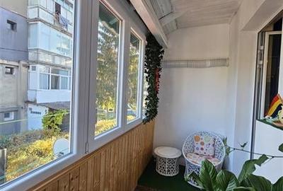 Apartament cu GRADINA SI ACOPERIS  MANSARDA DE VANZARE IN ONESTI ETJ 1 - 3