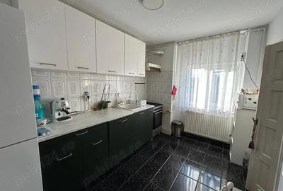 Apartament spa?ios de vanzare, ultracentral, 4 camere , decomandat, 99 mp - 1