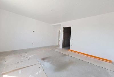 Casă cu Teren 450 Mp în Costi - 3