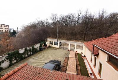 Vila formata din 4 apartamente in Cordau, zona President. - 26