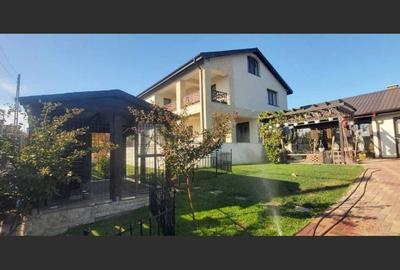 Casă cu 3 camere cu Garaj în Mineri