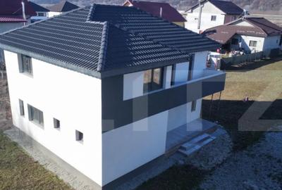 Casă cu 4 camere cu Teren 300 Mp în Șișești - 2