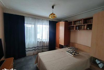 Apartament cu 4 camere decomandat, mobilat în Podu Roș - 12