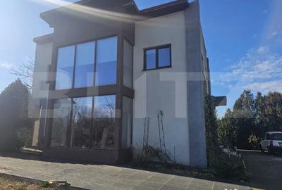 Casă cu 5 camere cu Teren 350 Mp în Ghercești - 1