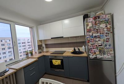 Apartament cu 2 camere decomandat în Titan