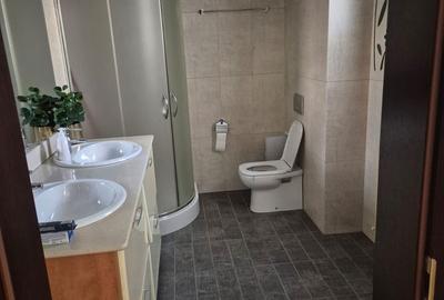 Casă cu 4 camere cu Canalizare în Cotroceni - 12