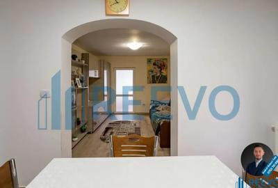 Casă cu 3 camere cu Teren 2270 Mp în Central - 1