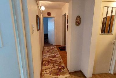 Apartament cu 3 camere decomandat în Crinț - 7