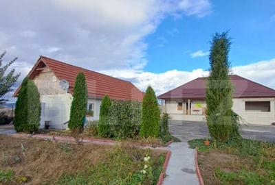 Casă cu 2 camere cu Teren 3289 Mp în Luna - 8