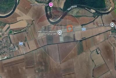 Teren de 32600 mp, în Sud