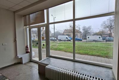 Spatiu comercial cu vitrina, pretabil orice activitate. - 3