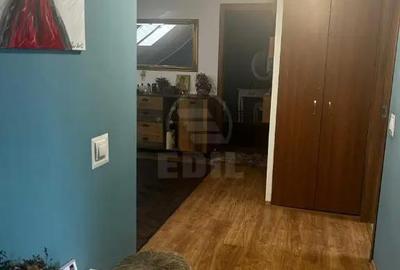 Apartament cu 3 camere semidecomandat în Florești